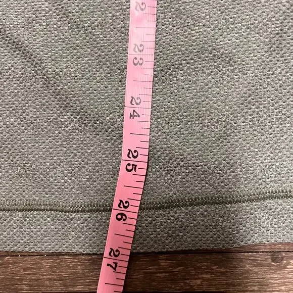 Vuori Grandview Tech Tee Olive Green Mesh Performance Shirt L V197 Breathable - Picture 7 of 8